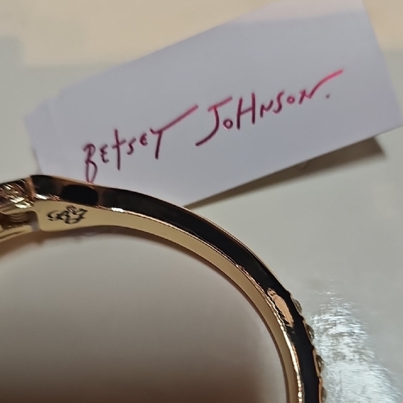 Betsey Johnson NWT Reindeer Peppermint Bracelet - Picture 4 of 8